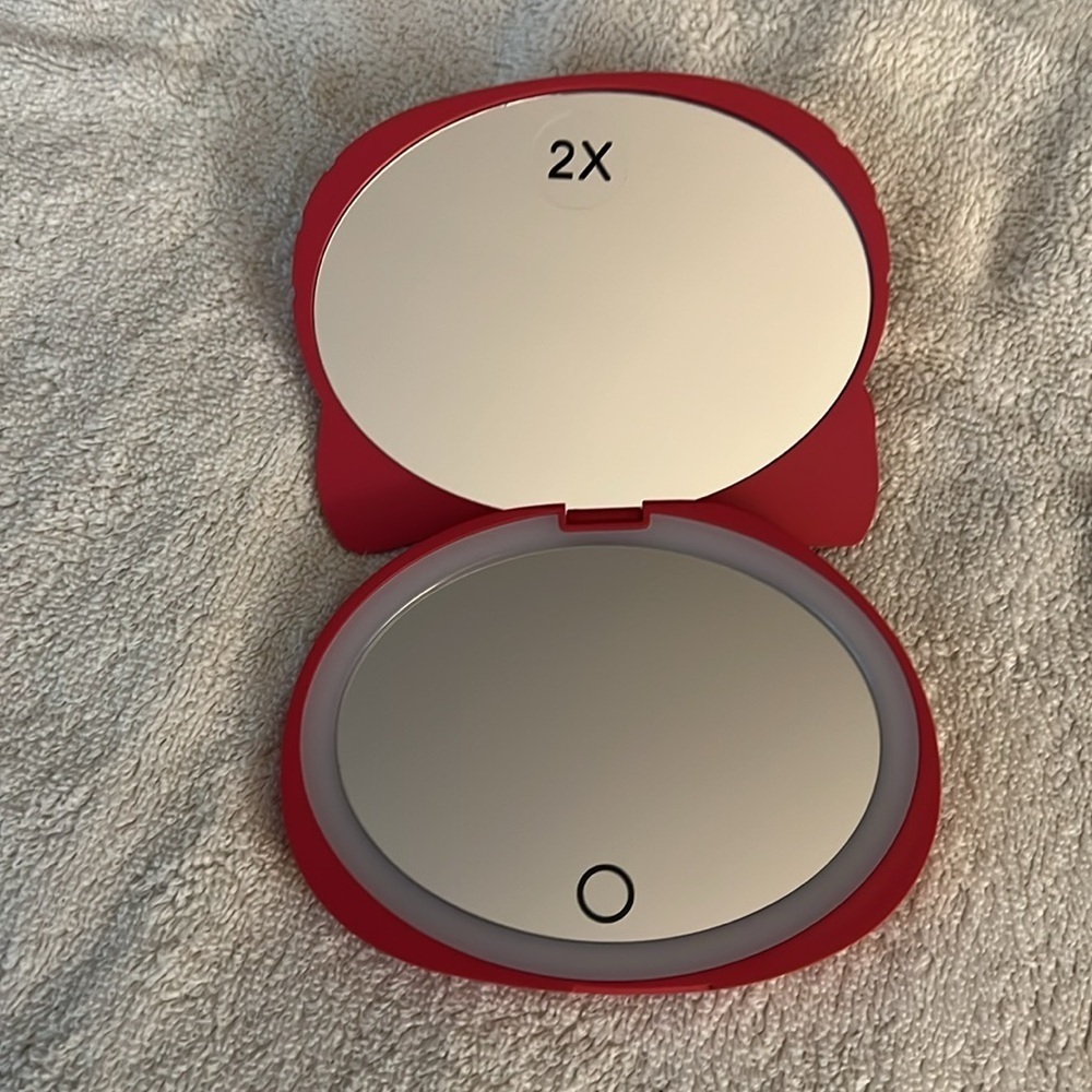 Hello Kitty Impressions Red Kawaii Compact Mirror - Picture 6 of 7